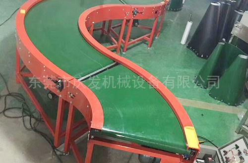 皮帶轉(zhuǎn)彎?rùn)C(jī)有什么結(jié)構(gòu)特點(diǎn)？